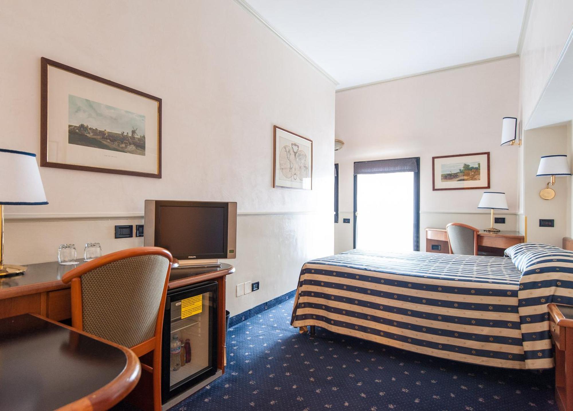 Hotel Flora — Photos 1